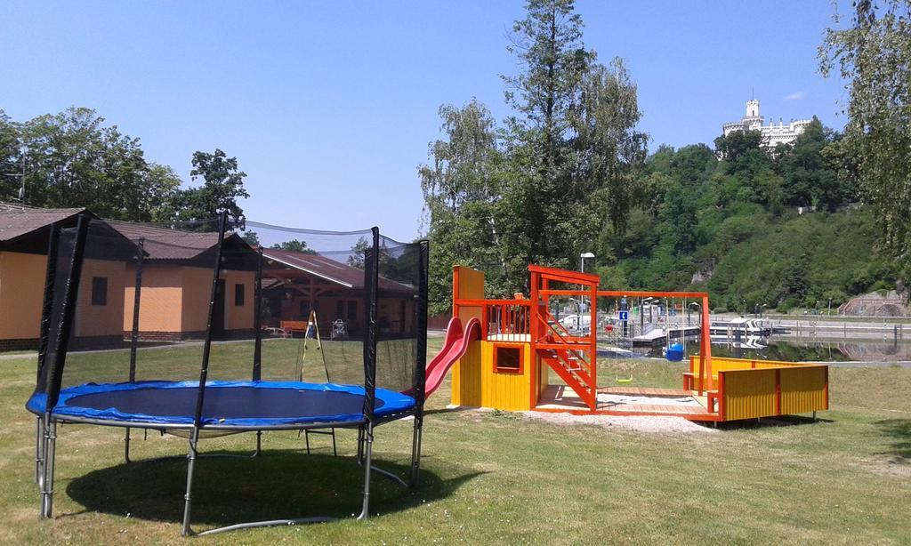 فيلا Sportcentrum Dvorak Hluboká nad Vltavou الغرفة الصورة