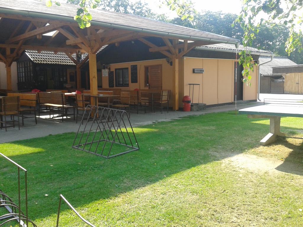 فيلا Sportcentrum Dvorak Hluboká nad Vltavou المظهر الخارجي الصورة